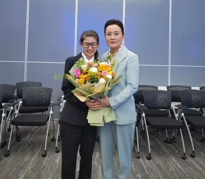 发现岁月从不败美人60岁反而更美开元棋牌看了娜仁花的老年打扮才(图8)