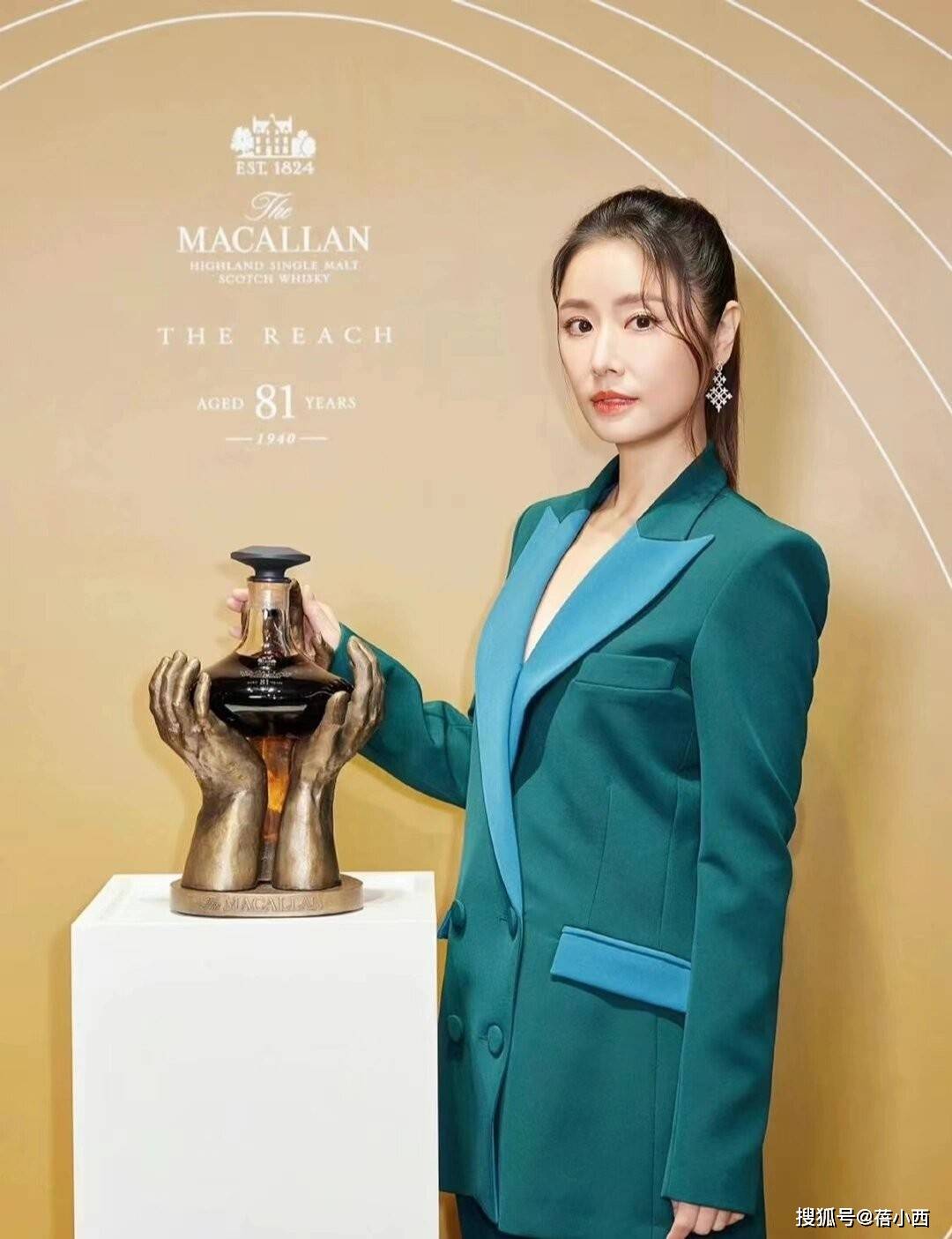 10年前衬衫牛仔裤同龄的她们好接地气开元棋牌app林心如出席舒淇婚礼穿(图3)